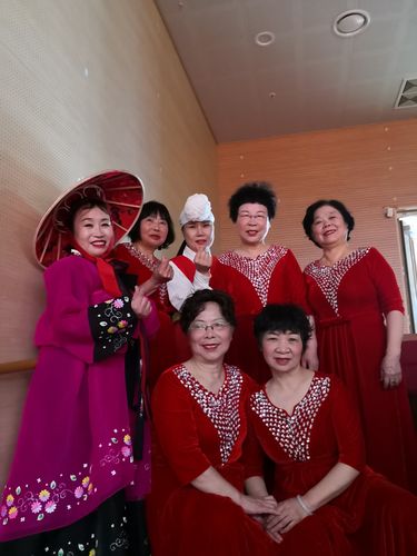 韩国旅游且进行文化艺术交流活动