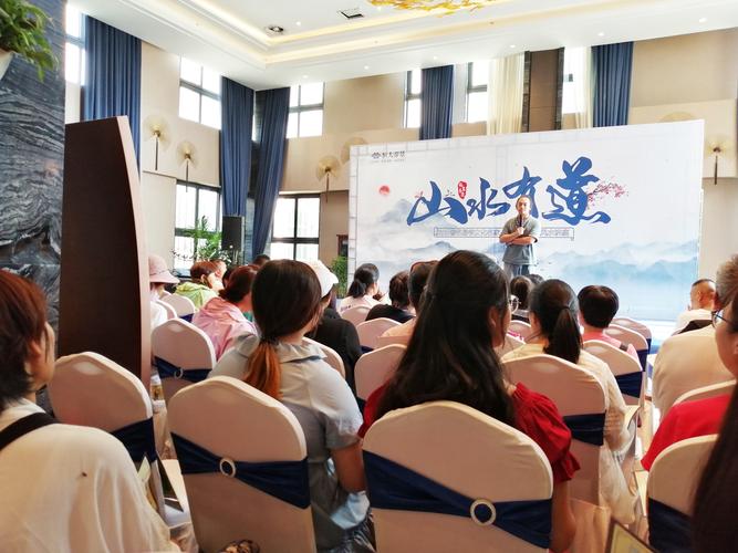 陈曌宇,公司经营范围包括:一般项目:组织文化艺术交流活动