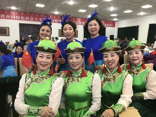 陈巴尔虎旗老年体协艺术团与通辽市科尔沁左翼中旗老年体协两地文化艺